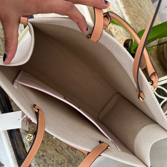 Tory Burch Blake Canvas Jumbo Tote In CANVAS / PINK PASTRY /
PASTEL YELLOW - Picture 6 of 12